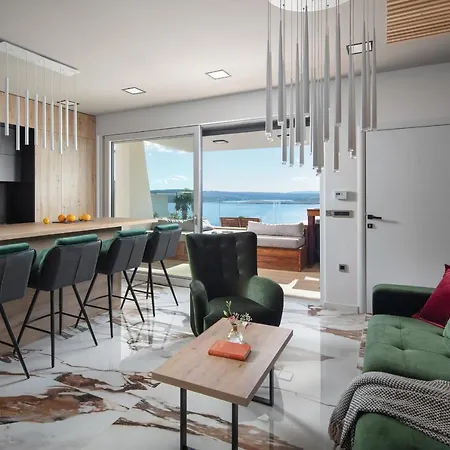 Deck 1, Deck 2, Deck 3 Apartmán *