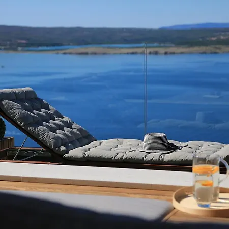 Apartmán Deck 1, Deck 2, Deck 3 *