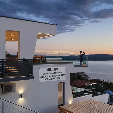 Deck 1, Deck 2, Deck 3 * Dramalj