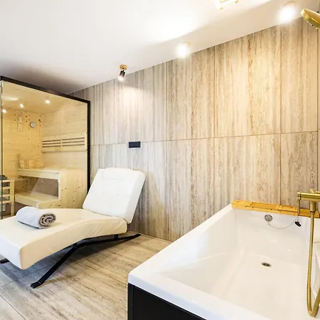 Deck 1, Deck 2, Deck 3 *