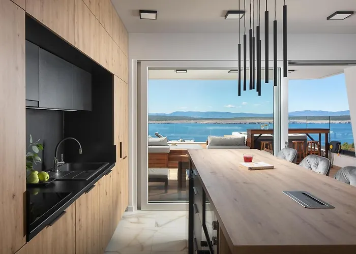 아파트 Deck 1, Deck 2, Deck 3 드라말리