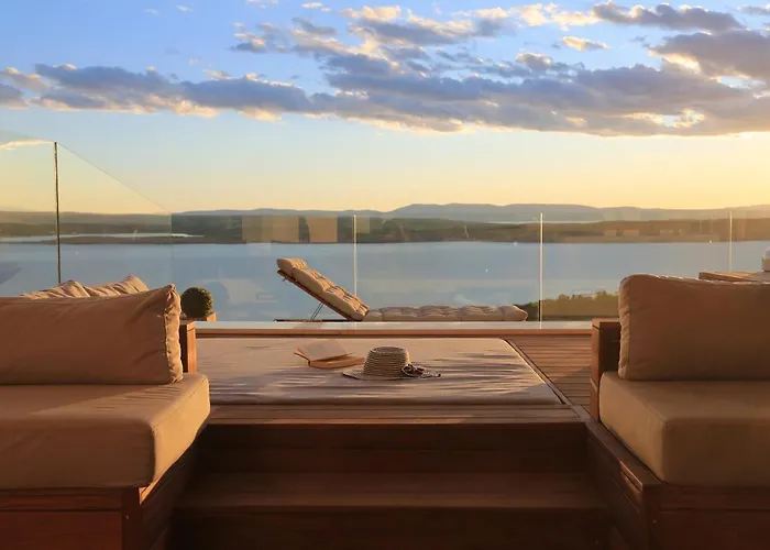 Deck 1, Deck 2, Deck 3