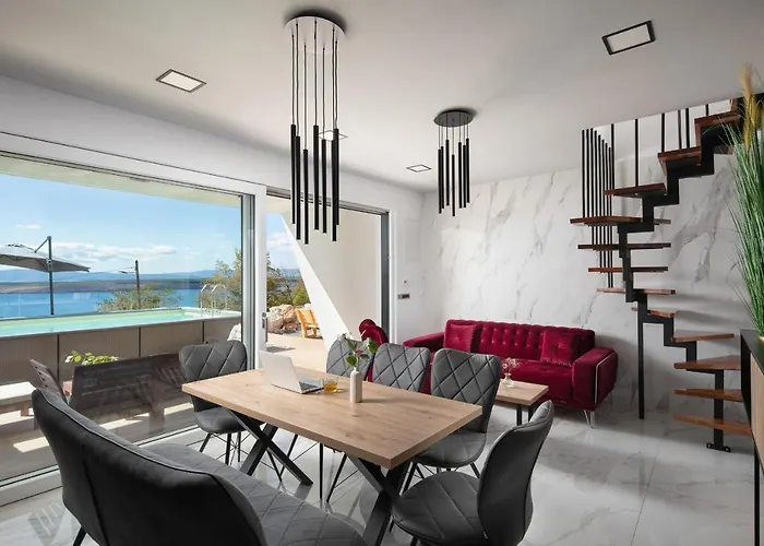 Deck 1, Deck 2, Deck 3 Dramalj