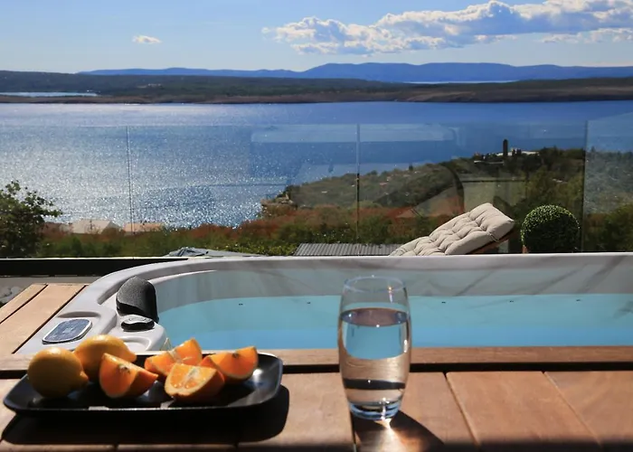 Deck 1, Deck 2, Deck 3