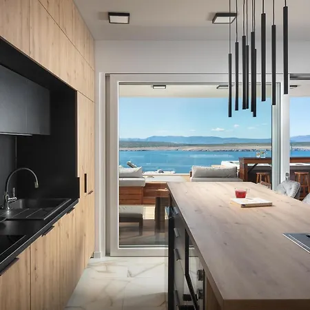 Apartman Deck 1, Deck 2, Deck 3 Dramalj