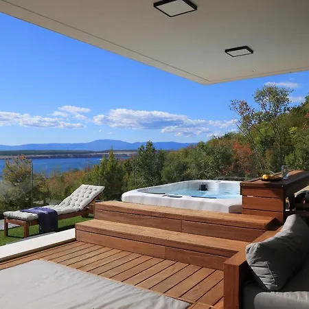 Deck 1, Deck 2, Deck 3 Apartman *