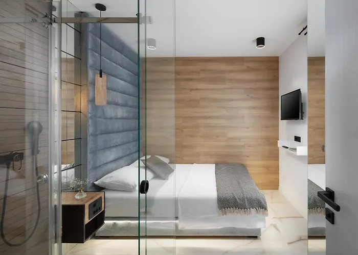 Deck 1, Deck 2, Deck 3 *