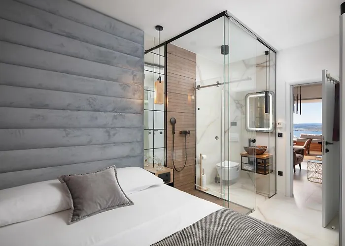 Deck 1, Deck 2, Deck 3